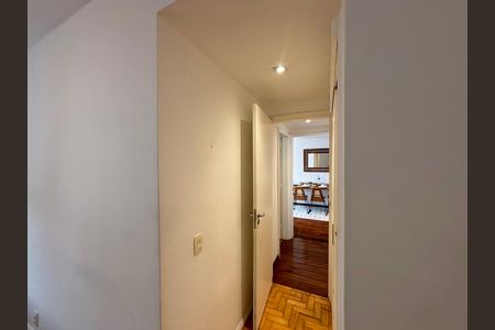 Apartamento para alugar com 72m², 2 quartos e 1 vaga Apartamento para alugar com 72m², 2 quartos e 1 vagaSuíte - corredor de acesso