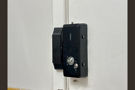 Apartamento para alugar com 72m², 2 quartos e 1 vaga Apartamento para alugar com 72m², 2 quartos e 1 vagaCozinha - porta com fechadura digital