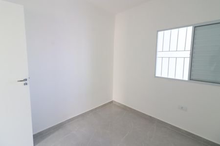 Quarto 2 de apartamento para alugar com 2 quartos, 40m² em Santo Antônio, Osasco