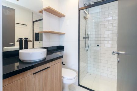 Studio à venda com 27m², 0 quarto e sem vaga Studio à venda com 27m², 0 quarto e sem vagaBanheiro