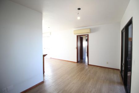 Apartamento para alugar com 140m², 3 quartos e 1 vagaSala