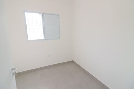 Quarto 2 de apartamento para alugar com 2 quartos, 40m² em Santo Antônio, Osasco