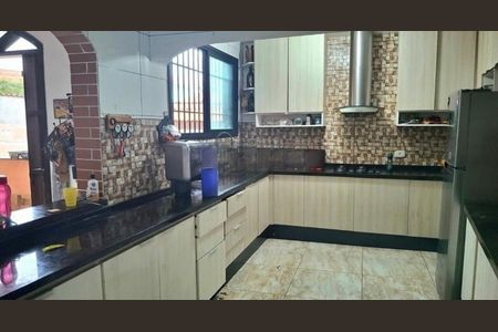 Casa à venda com 285m², 5 quartos e 6 vagasCozinha