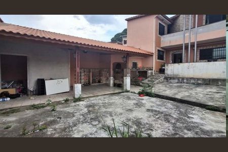 Casa à venda com 285m², 5 quartos e 6 vagasÁrea externa
