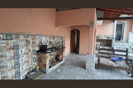 Casa à venda com 285m², 5 quartos e 6 vagasÁrea externa