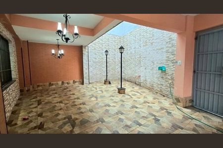 Casa à venda com 285m², 5 quartos e 6 vagasÁrea Externa