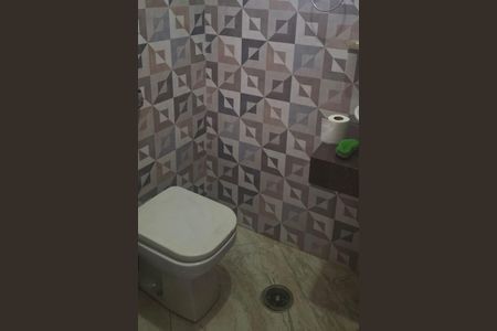 Casa à venda com 285m², 5 quartos e 6 vagasBanheiro