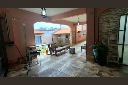 Casa à venda com 285m², 5 quartos e 6 vagasÁrea externa