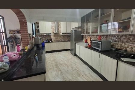 Casa à venda com 285m², 5 quartos e 6 vagasCozinha