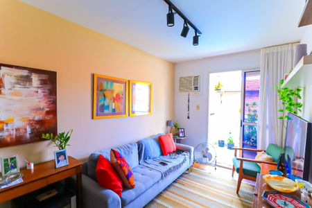 Apartamento à venda com 62m², 2 quartos e 1 vagaSala