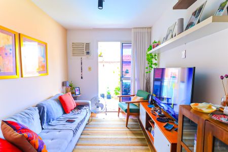 Apartamento à venda com 62m², 2 quartos e 1 vagaSala