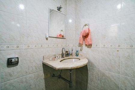 Apartamento à venda com 55m², 2 quartos e sem vaga Apartamento à venda com 55m², 2 quartos e sem vagaBanheiro