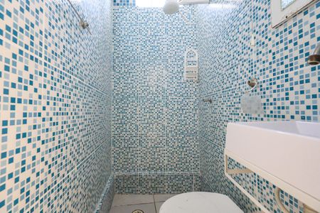 Banheiro de casa para alugar com 1 quarto, 50m² em Jardim Monte Kemel, São Paulo