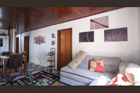 Casa à venda com 4 quartos, 250m² em Vila Alpina, São Paulo