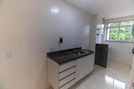 Apartamento à venda com 61m², 2 quartos e 1 vaga Apartamento à venda com 61m², 2 quartos e 1 vagaCozinha e Área de Serviço