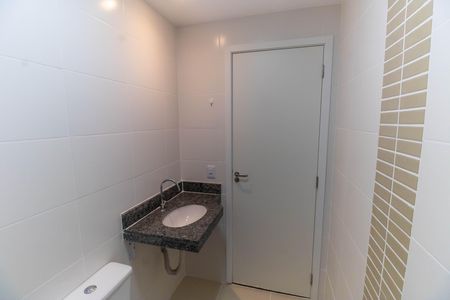 Apartamento à venda com 61m², 2 quartos e 1 vaga Apartamento à venda com 61m², 2 quartos e 1 vagaBanheiro da Suíte