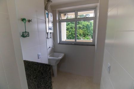 Apartamento à venda com 61m², 2 quartos e 1 vaga Apartamento à venda com 61m², 2 quartos e 1 vagaCozinha e Área de Serviço