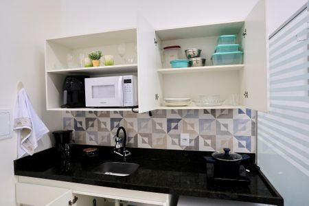 Sala/Cozinha de kitnet/studio para alugar com 1 quarto, 26m² em Lourdes, Belo Horizonte