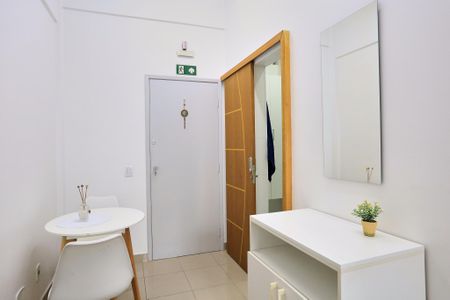 Sala/Cozinha de kitnet/studio para alugar com 1 quarto, 26m² em Lourdes, Belo Horizonte