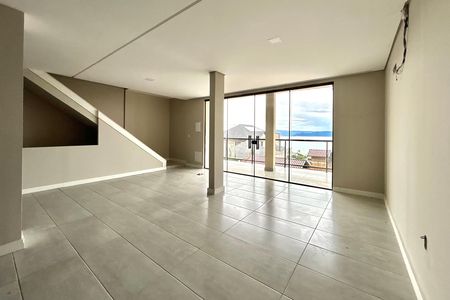 Sala de casa para alugar com 3 quartos, 150m² em Morro da Cruz, Florianópolis