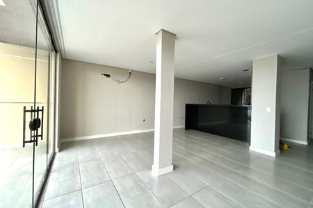 Sala de casa para alugar com 3 quartos, 150m² em Morro da Cruz, Florianópolis