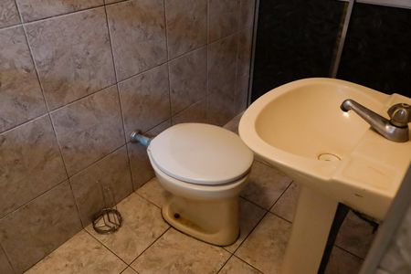 Casa à venda com 600m², 4 quartos e 3 vagas Casa à venda com 600m², 4 quartos e 3 vagaslavabo