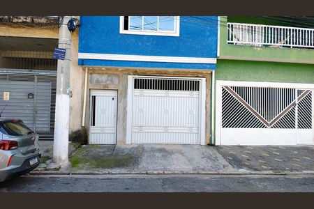 Casa à venda com 600m², 4 quartos e 3 vagas Casa à venda com 600m², 4 quartos e 3 vagasFachada