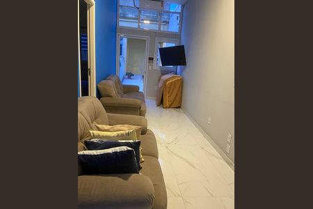 Casa à venda com 600m², 4 quartos e 3 vagas Casa à venda com 600m², 4 quartos e 3 vagascasa 3