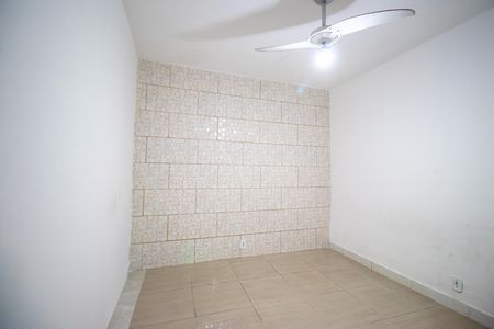 Quarto de casa para alugar com 1 quarto, 96m² em Penha, Rio de Janeiro