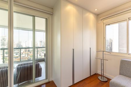 Apartamento à venda com 77m², 2 quartos e 2 vagas Apartamento à venda com 77m², 2 quartos e 2 vagasQuarto
