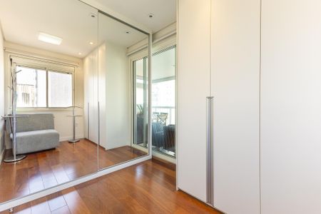 Apartamento à venda com 77m², 2 quartos e 2 vagas Apartamento à venda com 77m², 2 quartos e 2 vagasQuarto
