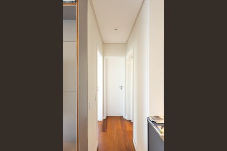 Apartamento à venda com 77m², 2 quartos e 2 vagas Apartamento à venda com 77m², 2 quartos e 2 vagasCorredor