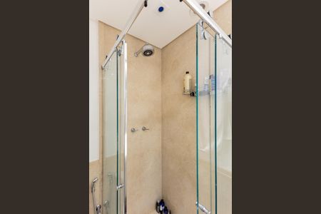 Apartamento à venda com 77m², 2 quartos e 2 vagas Apartamento à venda com 77m², 2 quartos e 2 vagasBanheiro da Suíte