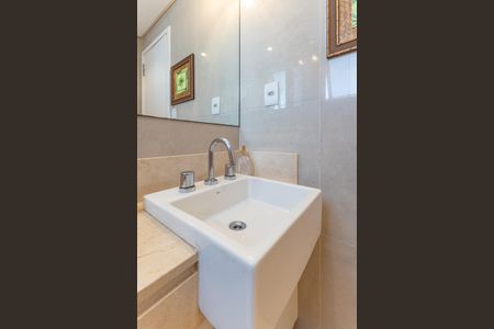Apartamento à venda com 77m², 2 quartos e 2 vagas Apartamento à venda com 77m², 2 quartos e 2 vagasBanheiro Social