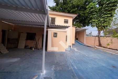 Casa à venda com 200m², 6 quartos e 8 vagas Casa à venda com 200m², 6 quartos e 8 vagasÁrea externa