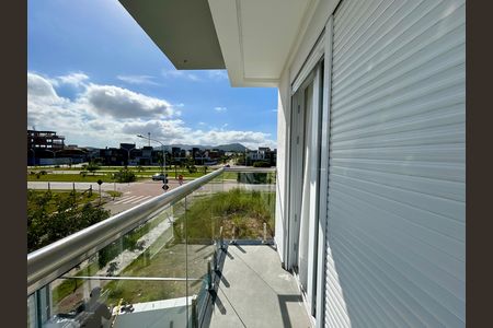 Casa para alugar com 108m², 2 quartos e 1 vaga Casa para alugar com 108m², 2 quartos e 1 vagaVaranda