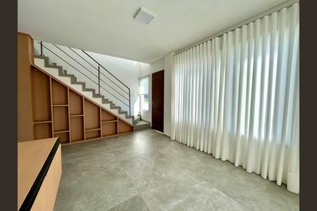 Casa para alugar com 108m², 2 quartos e 1 vaga Casa para alugar com 108m², 2 quartos e 1 vagaSala