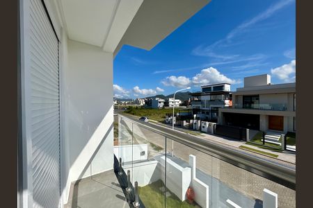 Casa para alugar com 108m², 2 quartos e 1 vaga Casa para alugar com 108m², 2 quartos e 1 vagaVaranda