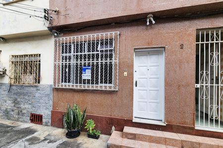 Casa para alugar com 62m², 2 quartos e 1 vaga Casa para alugar com 62m², 2 quartos e 1 vagaFachada