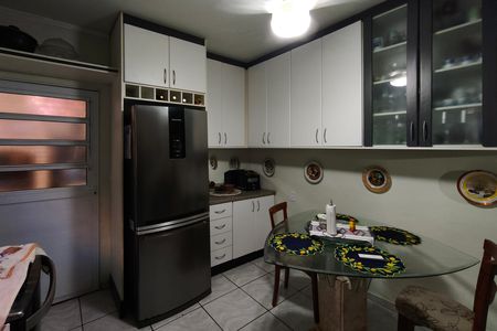 Casa à venda com 40m², 3 quartos e 3 vagas Casa à venda com 40m², 3 quartos e 3 vagasCozinha