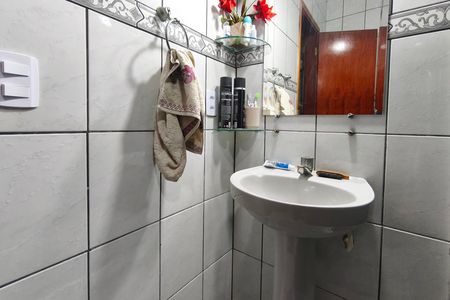 Casa à venda com 40m², 3 quartos e 3 vagas Casa à venda com 40m², 3 quartos e 3 vagasBanheiro Social