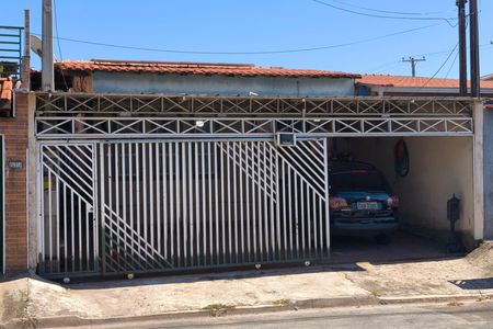 Casa à venda com 40m², 3 quartos e 3 vagas Casa à venda com 40m², 3 quartos e 3 vagasFachada