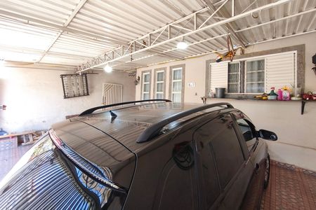 Casa à venda com 40m², 3 quartos e 3 vagas Casa à venda com 40m², 3 quartos e 3 vagasQuintal - Garagem