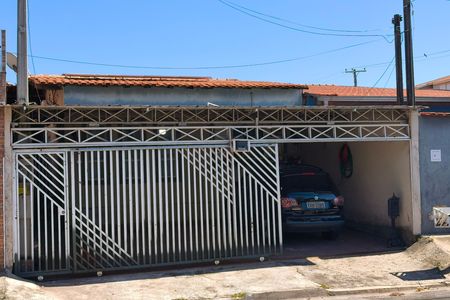Casa à venda com 40m², 3 quartos e 3 vagas Casa à venda com 40m², 3 quartos e 3 vagasFachada