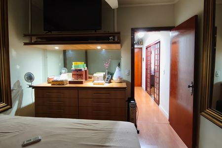 Casa à venda com 40m², 3 quartos e 3 vagas Casa à venda com 40m², 3 quartos e 3 vagasQuarto Suíte