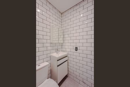 Banheiro de kitnet/studio para alugar com 1 quarto, 17m² em Vila Mariana, São Paulo