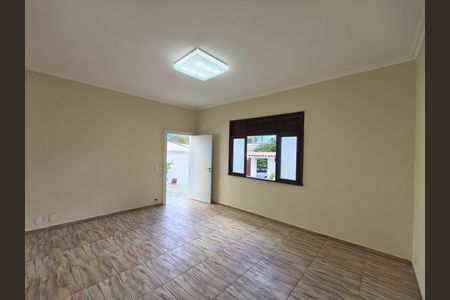 Casa para alugar com 239m², 4 quartos e 2 vagas