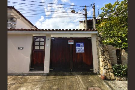 Casa para alugar com 239m², 4 quartos e 2 vagas