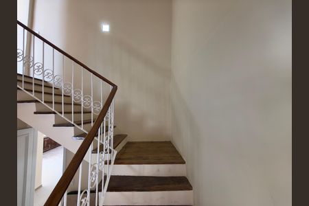 Casa para alugar com 239m², 4 quartos e 2 vagas