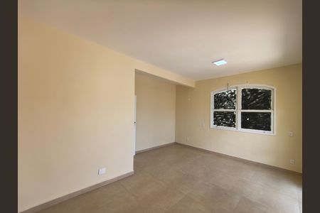 Casa para alugar com 239m², 4 quartos e 2 vagas
